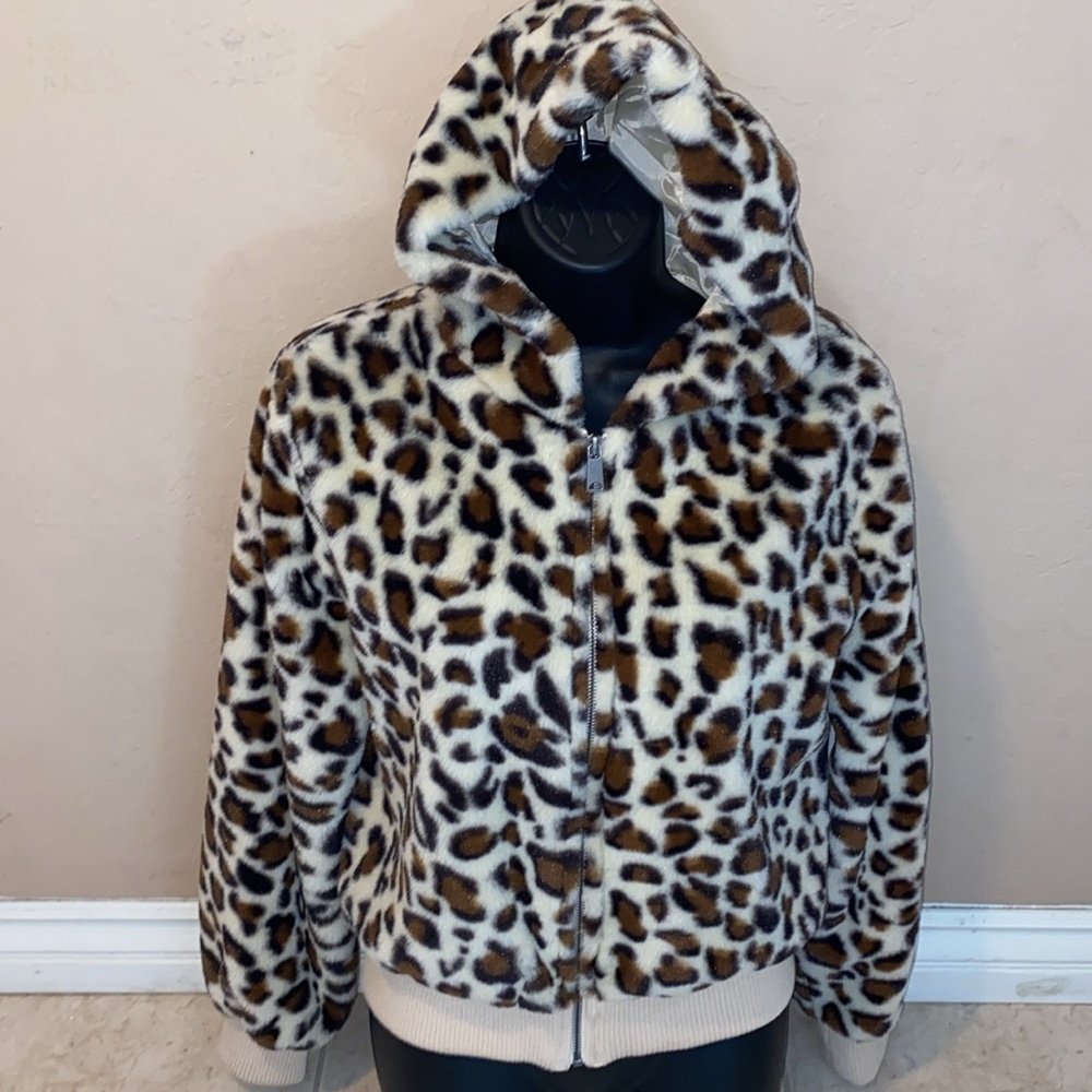 🆕Beautiful zip up coat